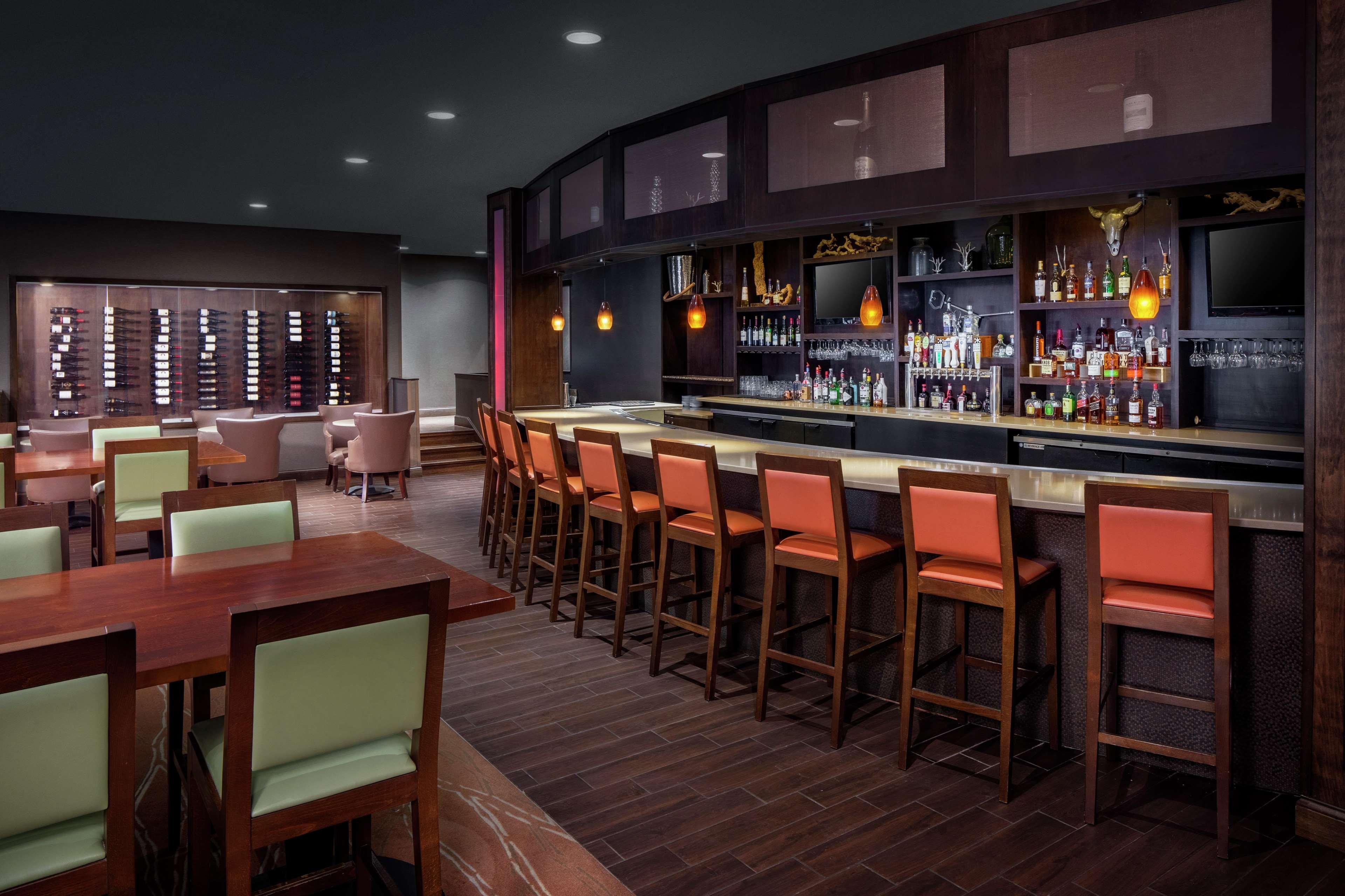 Doubletree By Hilton Cleveland East Beachwood Exterior photo
