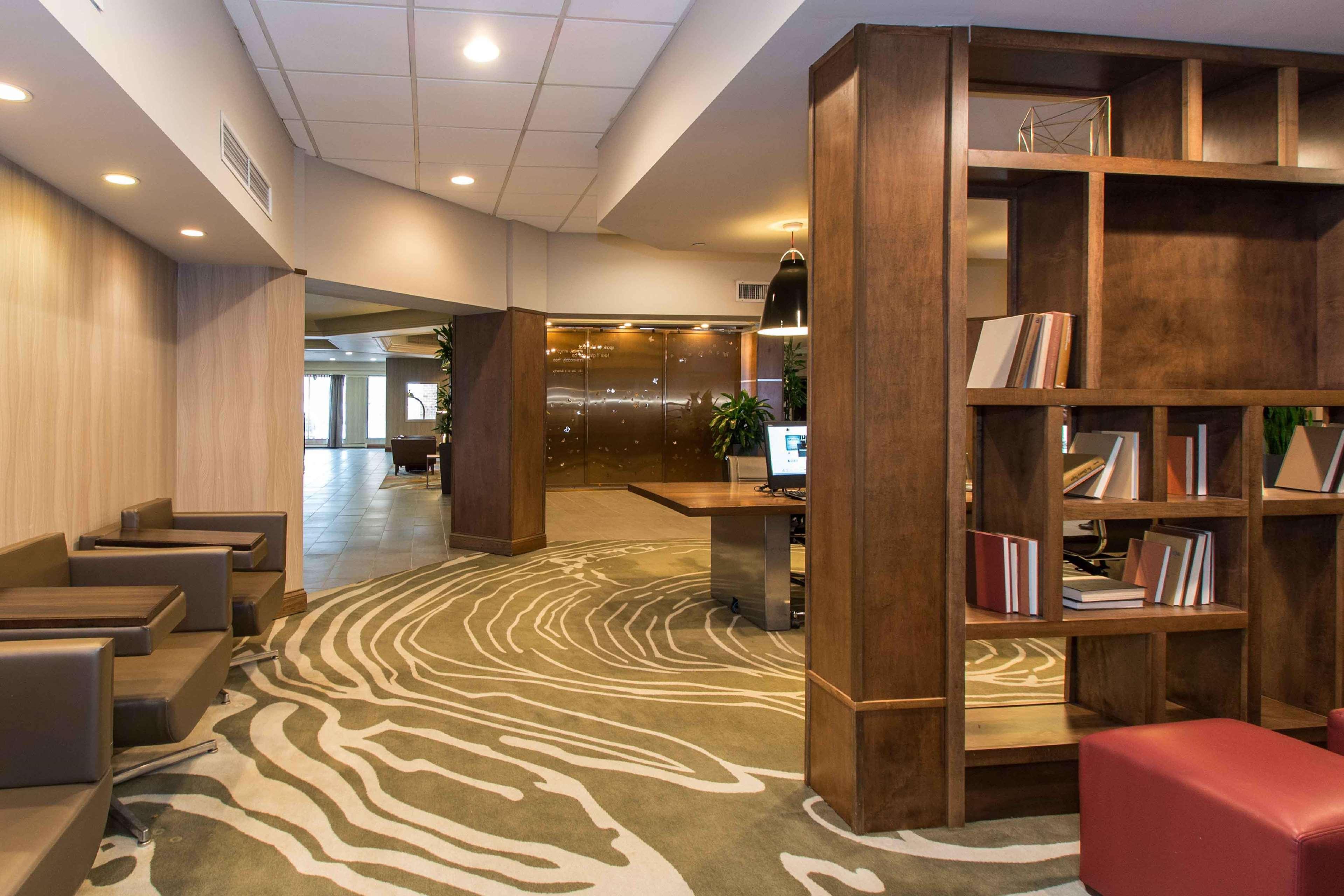 Doubletree By Hilton Cleveland East Beachwood Exterior photo