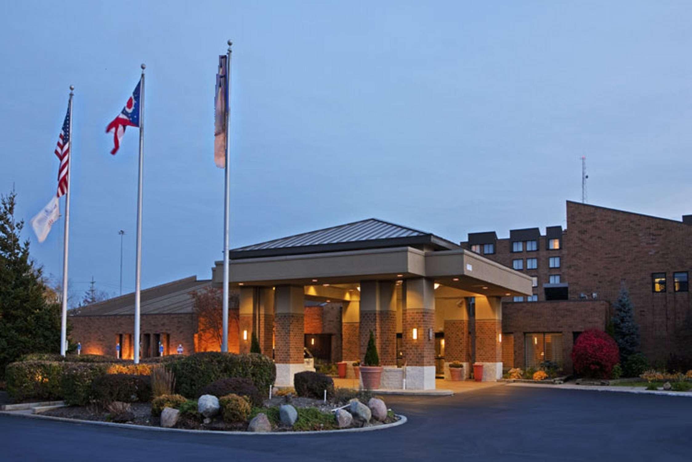 Doubletree By Hilton Cleveland East Beachwood Exterior photo