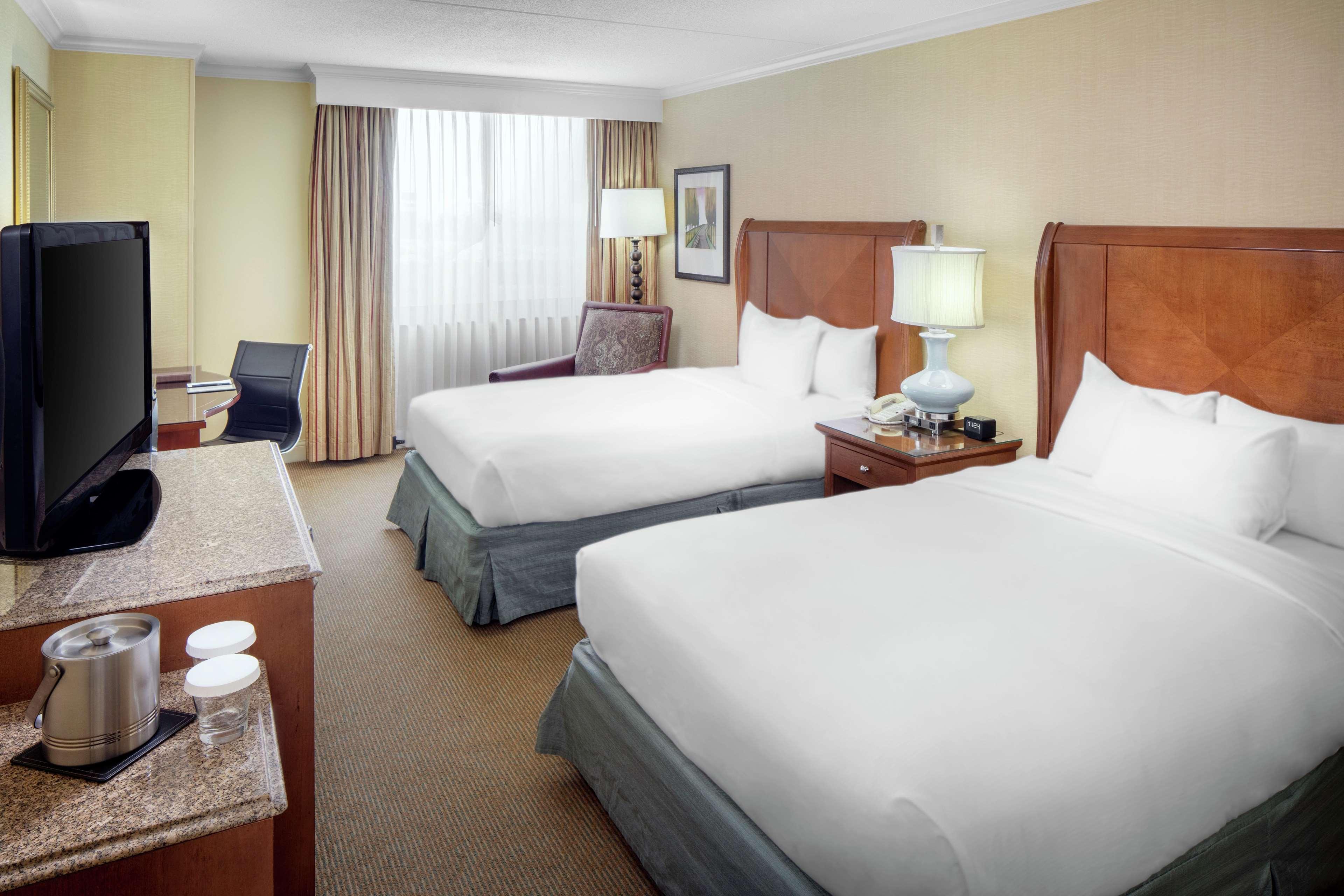 Doubletree By Hilton Cleveland East Beachwood Exterior photo